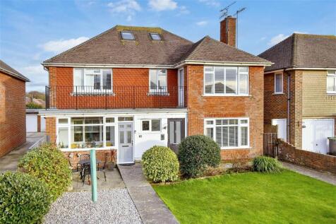 2 bedroom ground floor flat for sale
