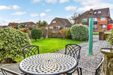 2 bedroom ground floor flat for sale