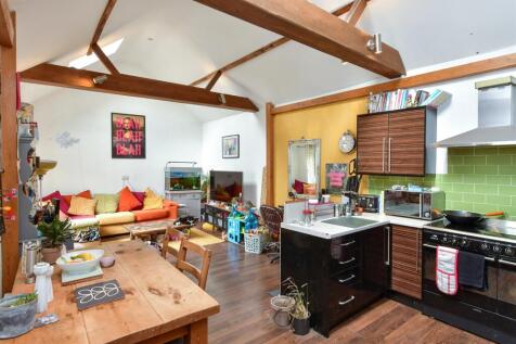 3 bedroom ground floor flat for sale