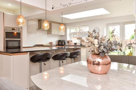Chancton Close, Worthing, West Sussex 4 bed end of terrace house for sale