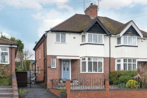 3 bedroom semi-detached house for sale