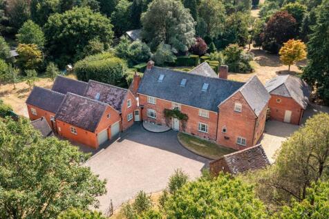 6 bedroom detached house for sale