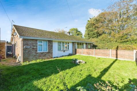 3 bedroom semi-detached bungalow for sale