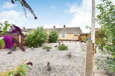 2 bedroom semi-detached bungalow for sale