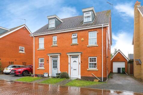 3 bedroom semi-detached house for sale