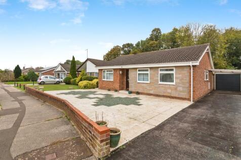 2 bedroom detached bungalow for sale