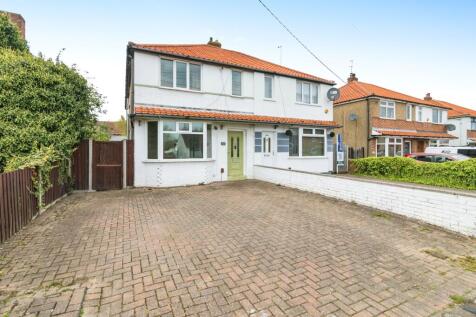 4 bedroom semi-detached house for sale