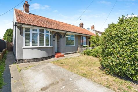 2 bedroom semi-detached bungalow for sale