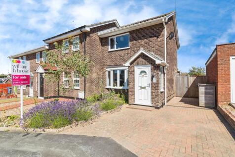 3 bedroom end of terrace house for sale