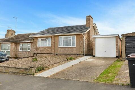 2 bedroom semi-detached bungalow for sale