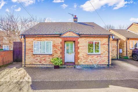 2 bedroom detached bungalow for sale
