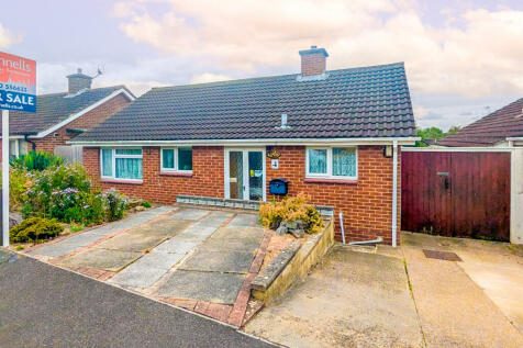 2 bedroom detached bungalow for sale