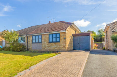 2 bedroom semi-detached bungalow for sale