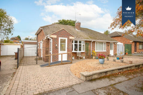 2 bedroom semi-detached bungalow for sale