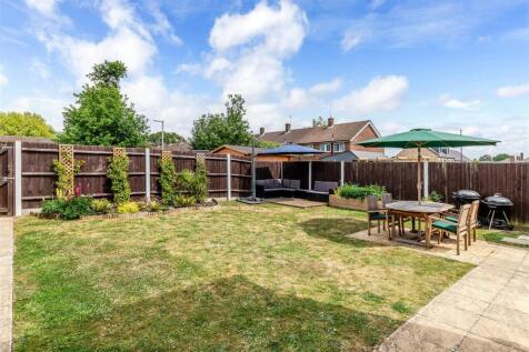 Field Oaks Way, Merstham RH1 3 bed house for sale