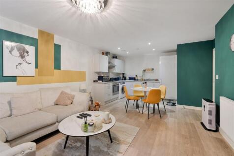 Station Road North, Merstham RH1 1 bed flat for sale