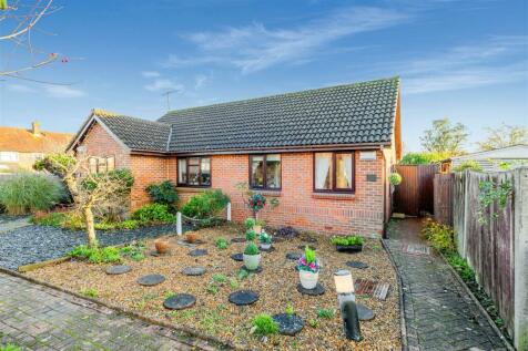 1 bedroom semi-detached bungalow for sale