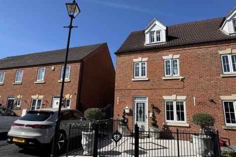 Kensington Way, Worksop S81 4 bed semi