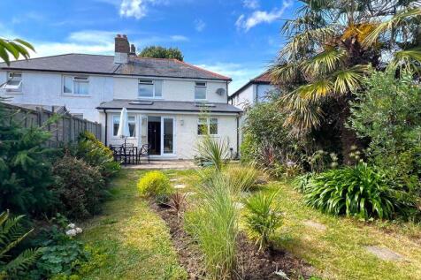 Hampshire Avenue, Bognor Regis 4 bed semi