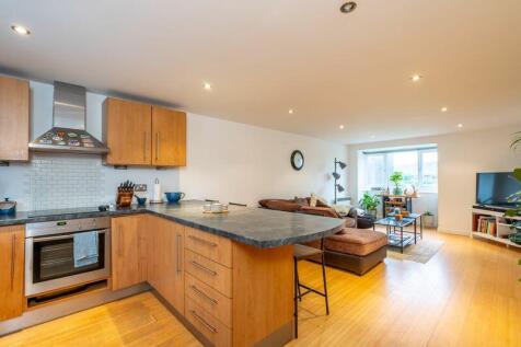 Somerstown, Chichester 2 bed flat for sale