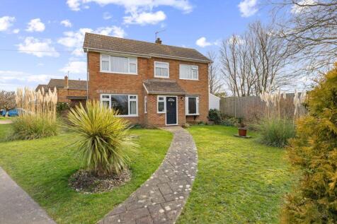 Norwich Road, Chichester 3 bed detached house for sale