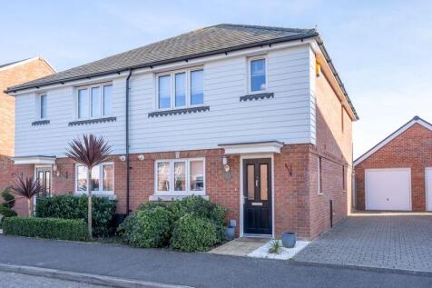 3 bedroom semi-detached house for sale
