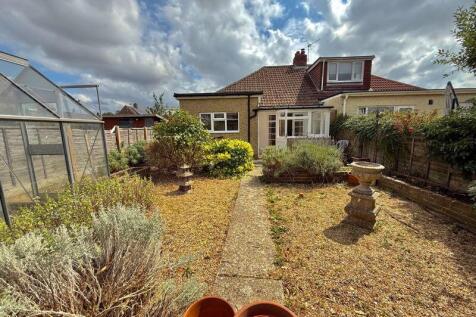 2 bedroom semi-detached bungalow for sale