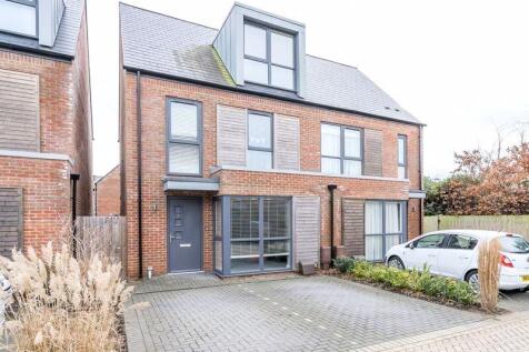 4 bedroom semi-detached house for sale