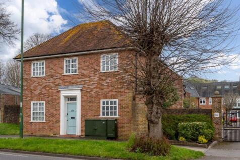 Broyle Road, Chichester 3 bed detached house for sale