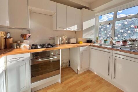 1 bedroom maisonette for sale