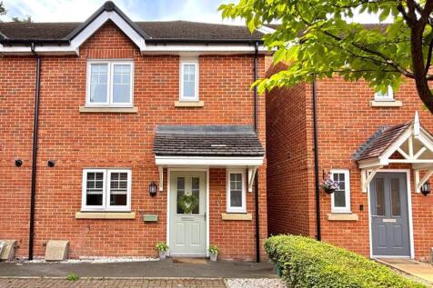 3 bedroom semi-detached house for sale