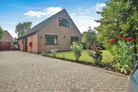 Ferry Road, Goxhill... 3 bed detached bungalow for sale