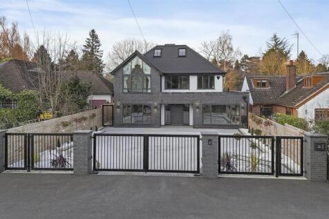 6 bedroom detached house for sale