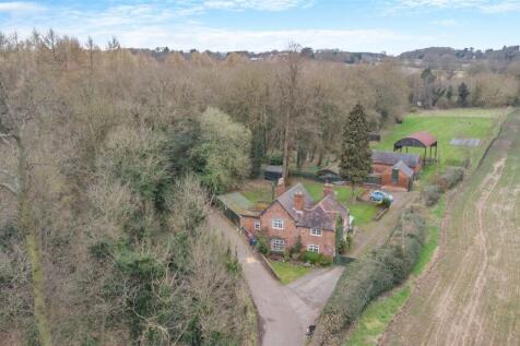 4 bedroom cottage for sale