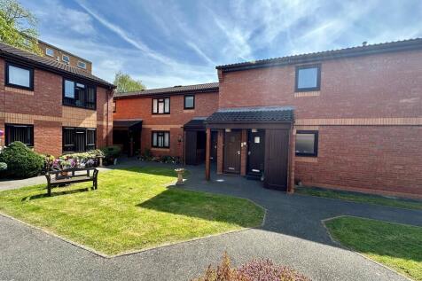 2 bedroom maisonette for sale