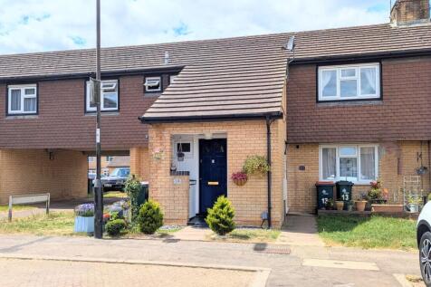 Hyperion Court, Bewbush, Crawley... 3 bed maisonette for sale
