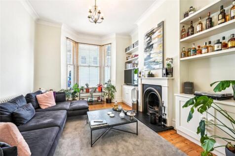 Westville Road, London, W12 2 bed maisonette for sale