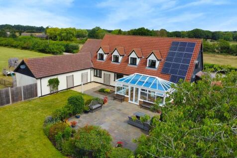 5 bedroom semi-detached house for sale