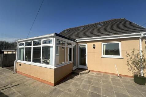 3 bedroom detached bungalow for sale
