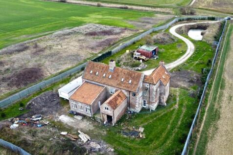 Haltemprice Priory Farmhouse, Abbey... 6 bed detached house for sale