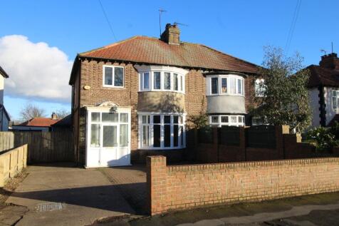 St Aidan Road, Bridlington, YO16 7SP 3 bed semi