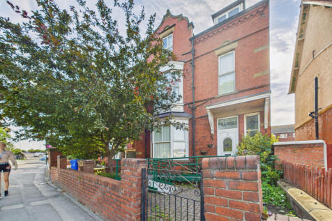 7 bedroom detached house for sale