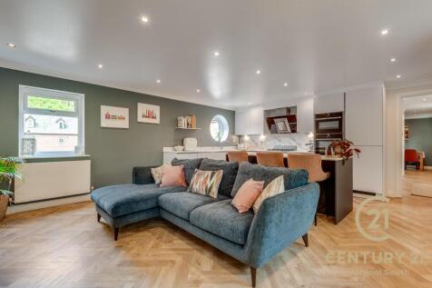 3 bedroom town house for sale