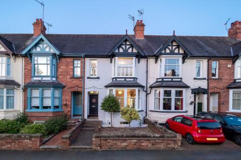 4 bedroom terraced house for sale