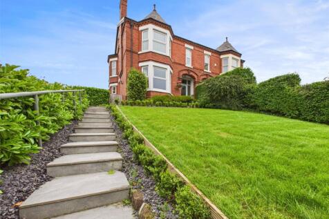 5 bedroom semi-detached house for sale