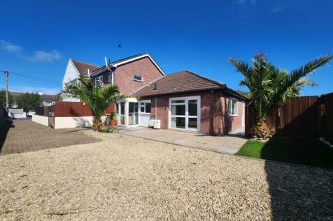 3 bedroom semi-detached bungalow for sale