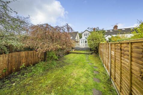 Beacon Hill Road, Hindhead, Surrey, GU26 3 bed terraced house for sale