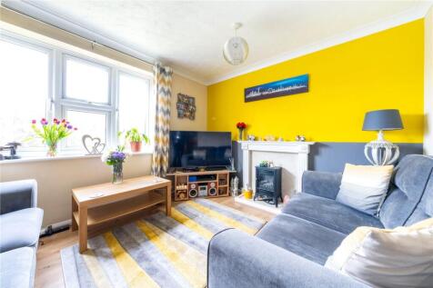 Queens Road, Allington, Maidstone, ME16 2 bed flat for sale