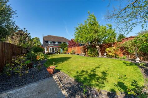 Greensand Ridge, Kingswood... 3 bed semi