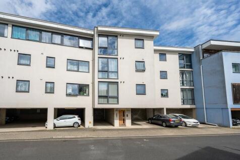 Clifford Way, Maidstone, ME16 2 bed flat for sale